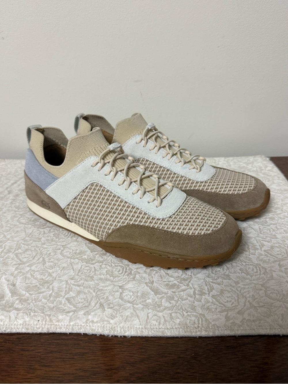 Born "As Is" Born Aire Slip-On Sneaker with Stretch Laces Size 8.5 Leather Suede